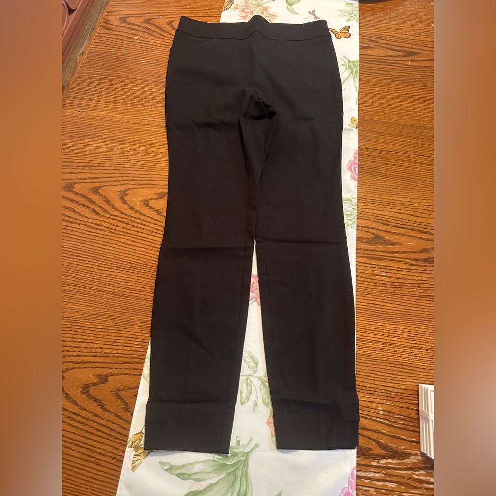 White House Black Market Black Cropped Pants Sleek Design